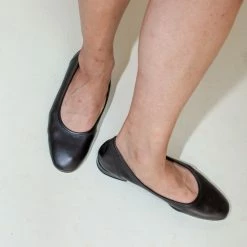 Maryam Nassir Zadeh Serafina Flat In Black